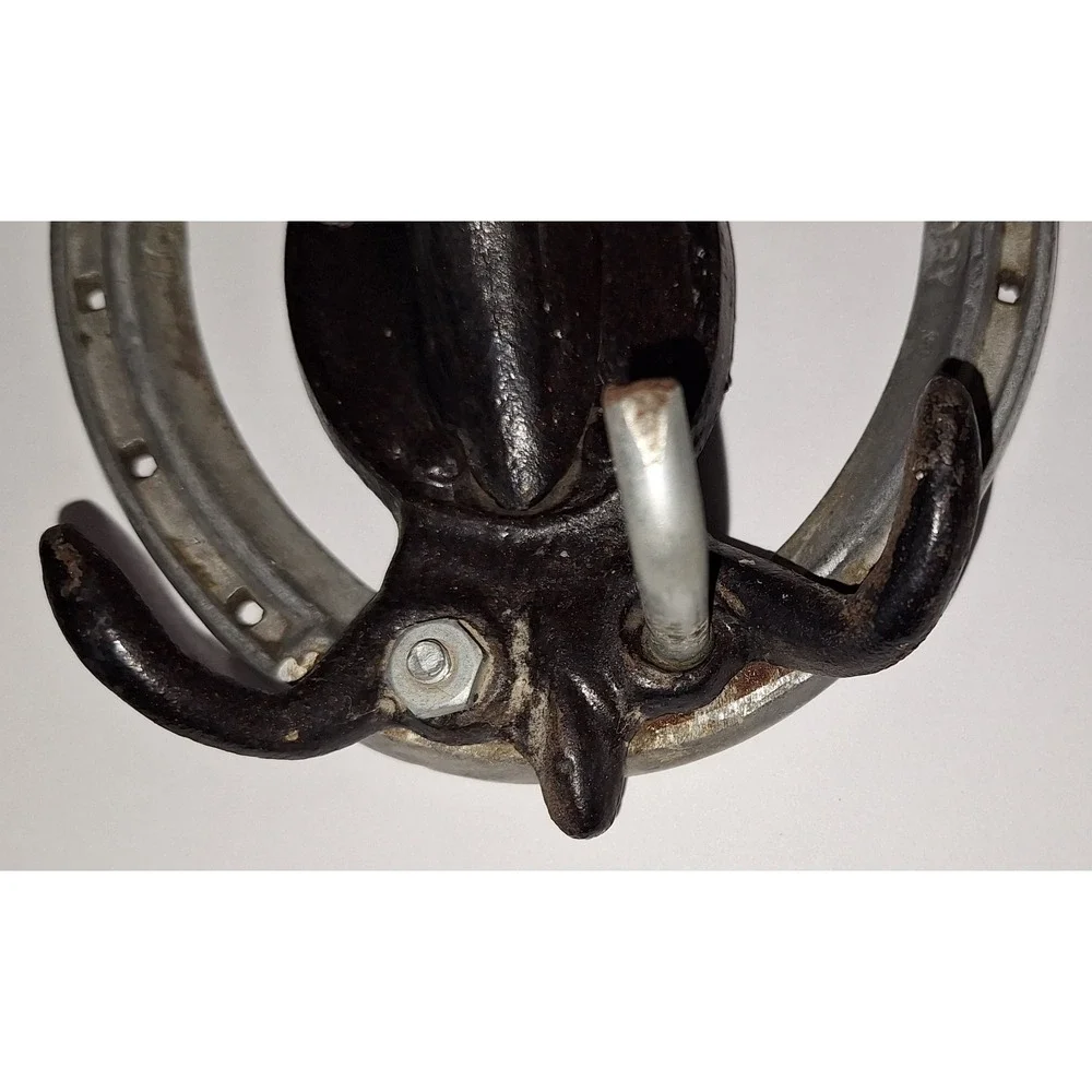 Victoria Coat Hook Horseshoe Horse Head Equestrian Metal rusty decor